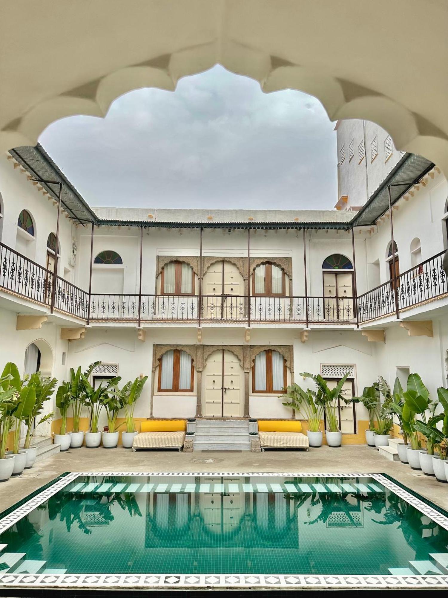 เดฟ นิวาส Hotel บุนดิ ภายนอก รูปภาพ