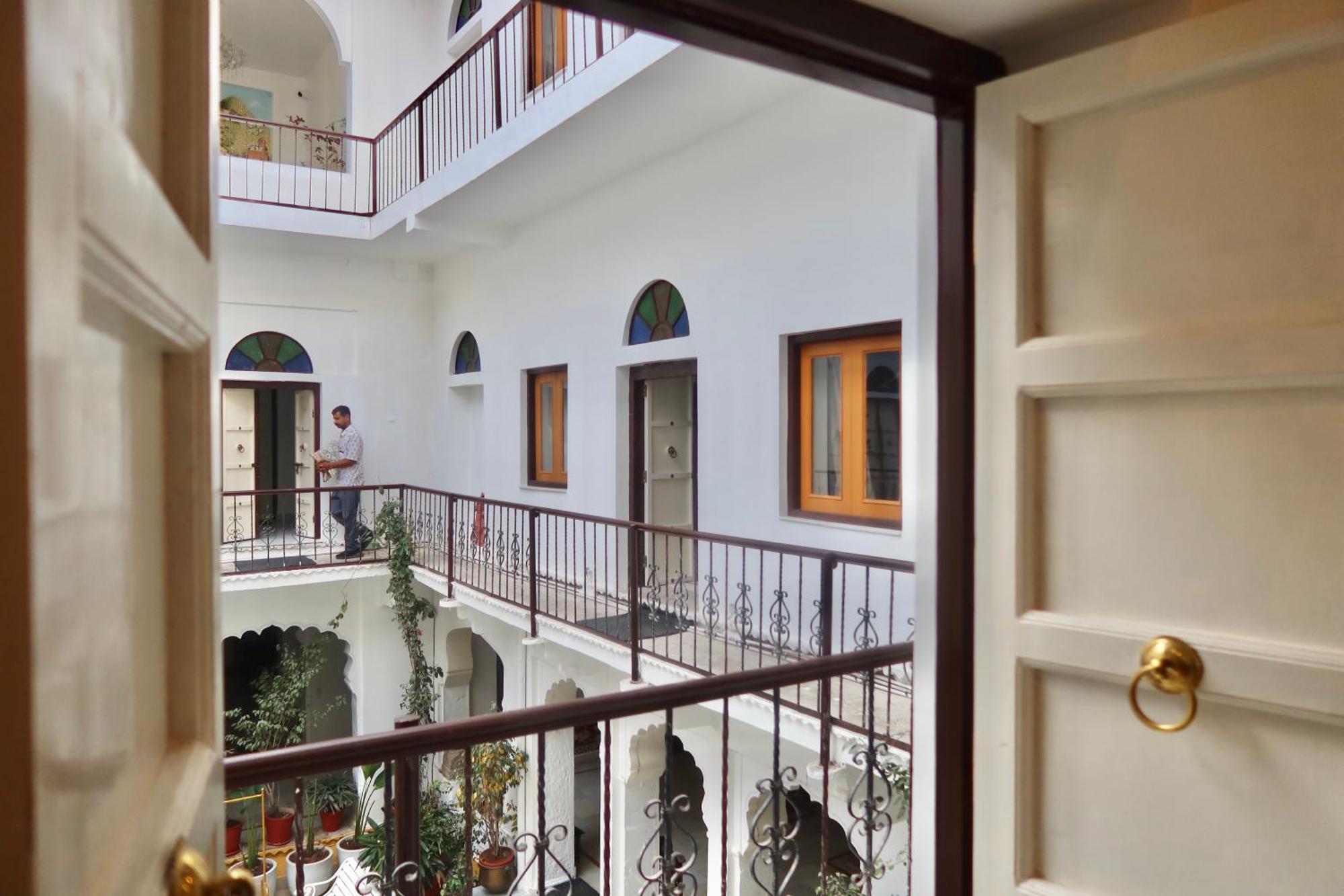 เดฟ นิวาส Hotel บุนดิ ภายนอก รูปภาพ